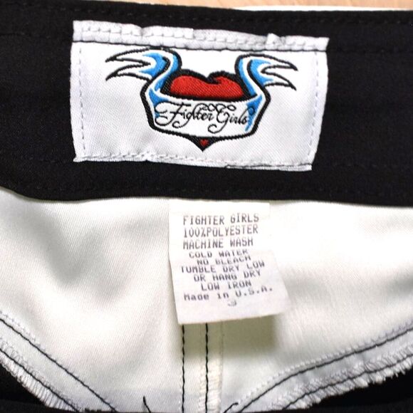 Fighter Girls Deviant Mini Board Black White Shorts Size 3 - Picture 7 of 11